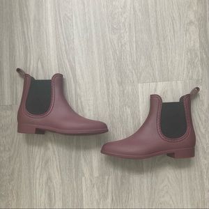 Report Chelsea rain boots in mauve/burgundy